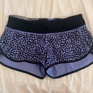 speed up low rise lululemon shorts. Size 6